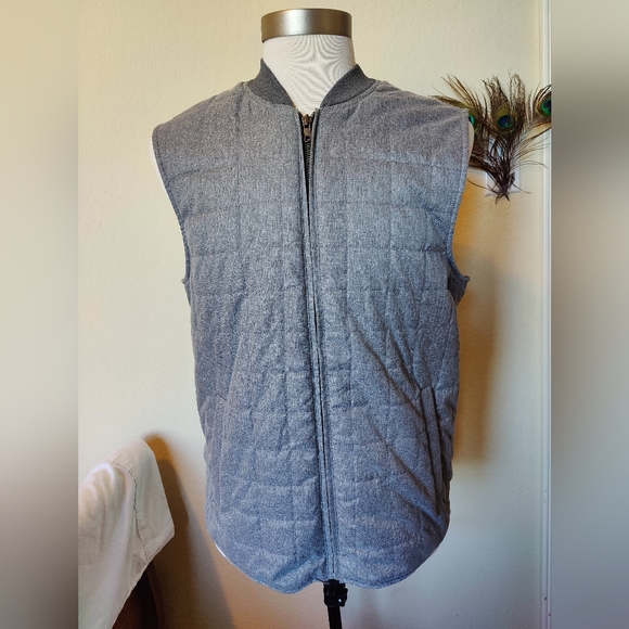 Men's GAP gray quilted Zipper Vest (Medium) 🖤🩶 🦺 🩶🖤 - Picture 1 of 16